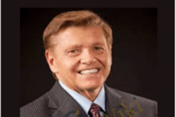 Six Figures Cash Practice - Dr. William Horton