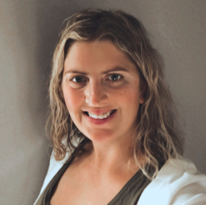 Christina Wirch DM - THE R.I.S.E METHOD: DM CONNECTION & SALES MINI COURSE
