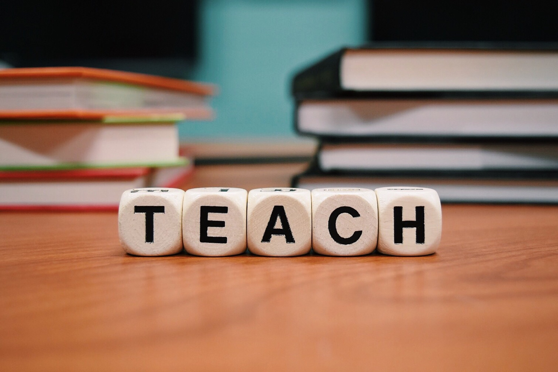teach-1968076_1920
